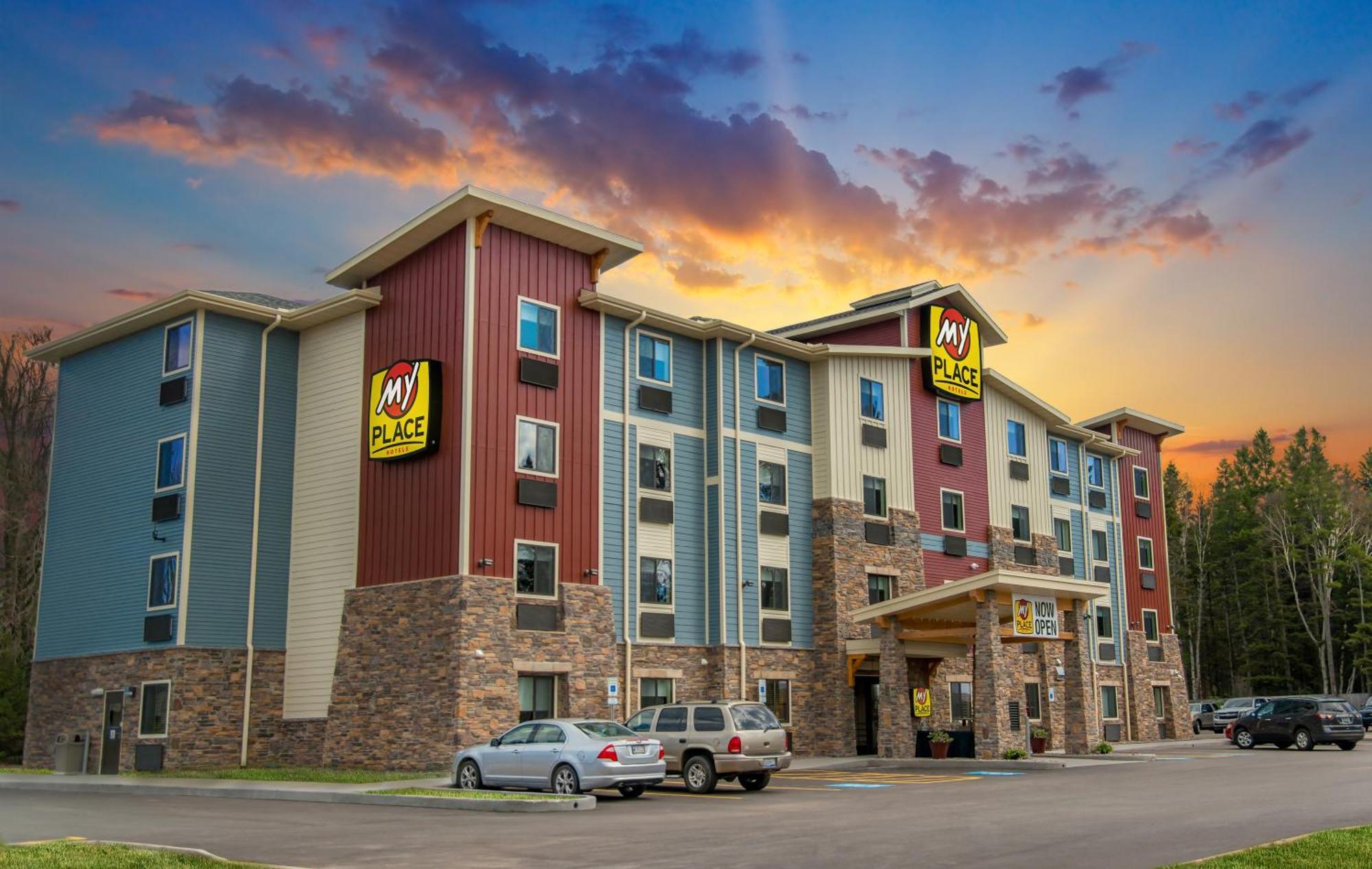 My Place Hotel-Marquette, Mi Екстериор снимка